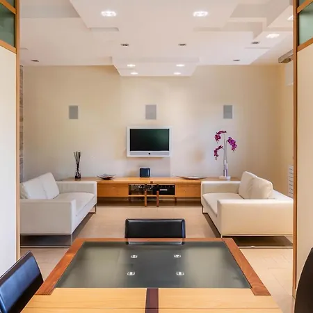 Mari Luxury Accomodation